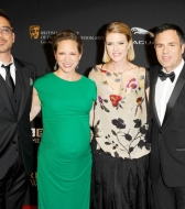 Robert-downey-mark-ruffalo-wives-bafta05